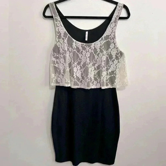 Honey Punch Women’s black 2 - in 1  Lace Overlay bodycon dress size M - Picture 2 of 3